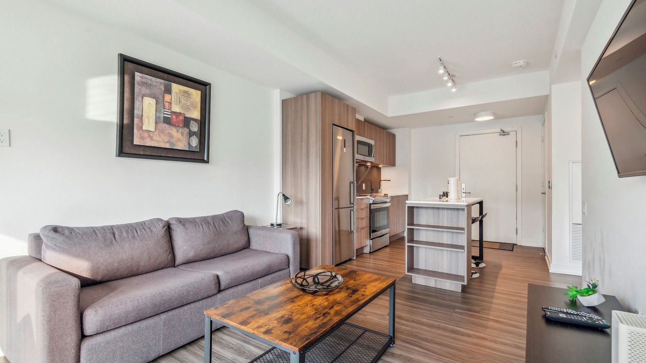 Photo of Livingroom in Bay Street Corridor