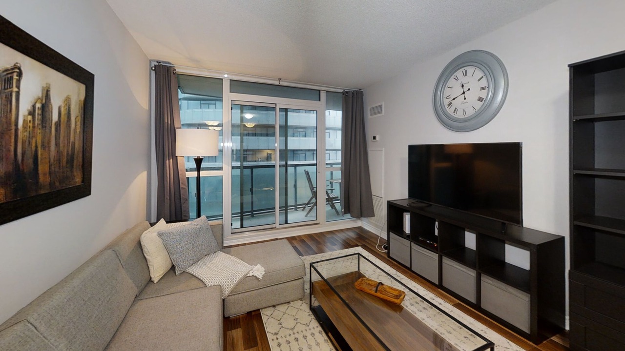 Photo of Livingroom in Toronto Entertainment District
