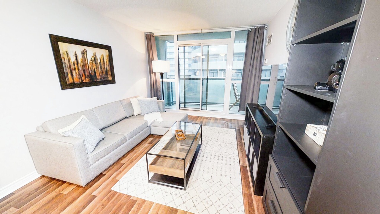 Photo of Livingroom in Toronto Entertainment District
