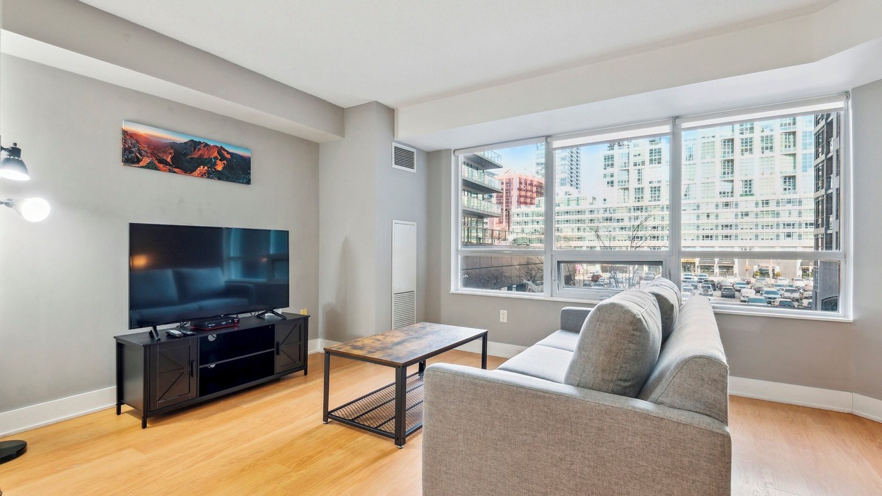 Photo of Livingroom in Toronto Entertainment District
