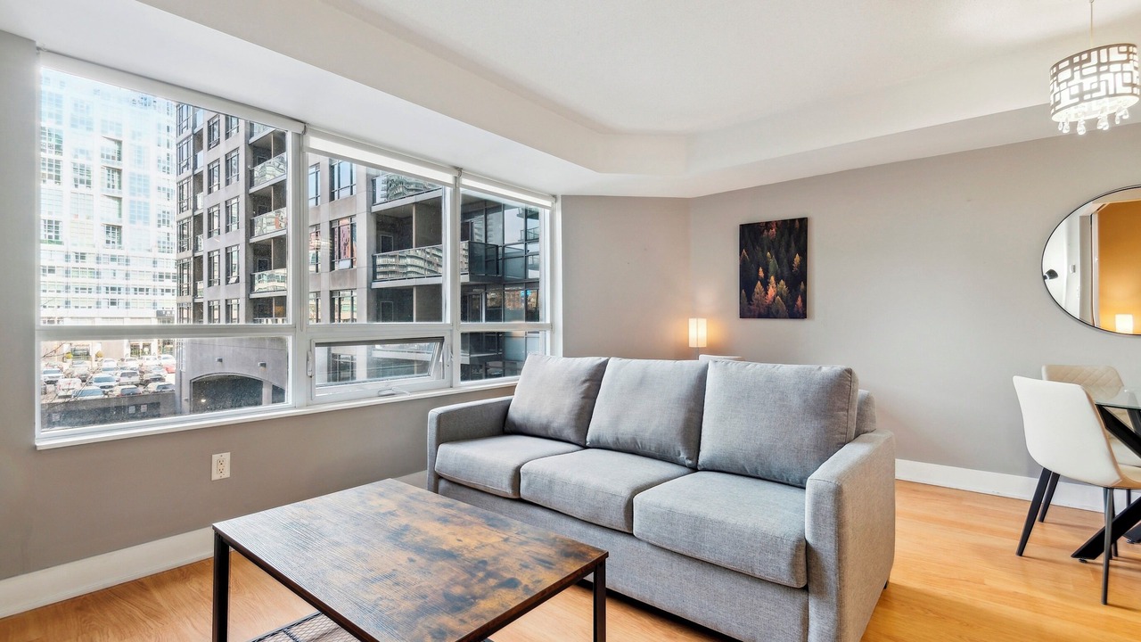 Photo of Livingroom in Toronto Entertainment District