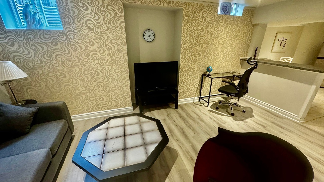 Photo of Livingroom in East Credit