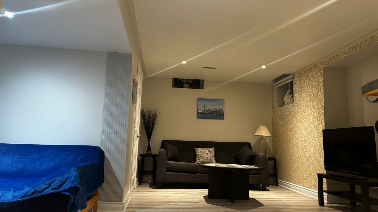 Photo of Livingroom in East Credit