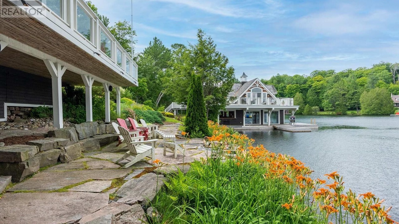 Photo of Patio Balcony in Muskoka Lakes