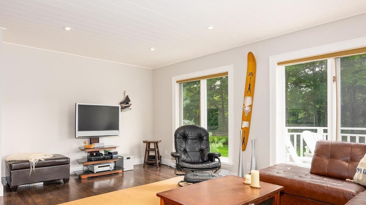 Photo of Livingroom in Muskoka Lakes