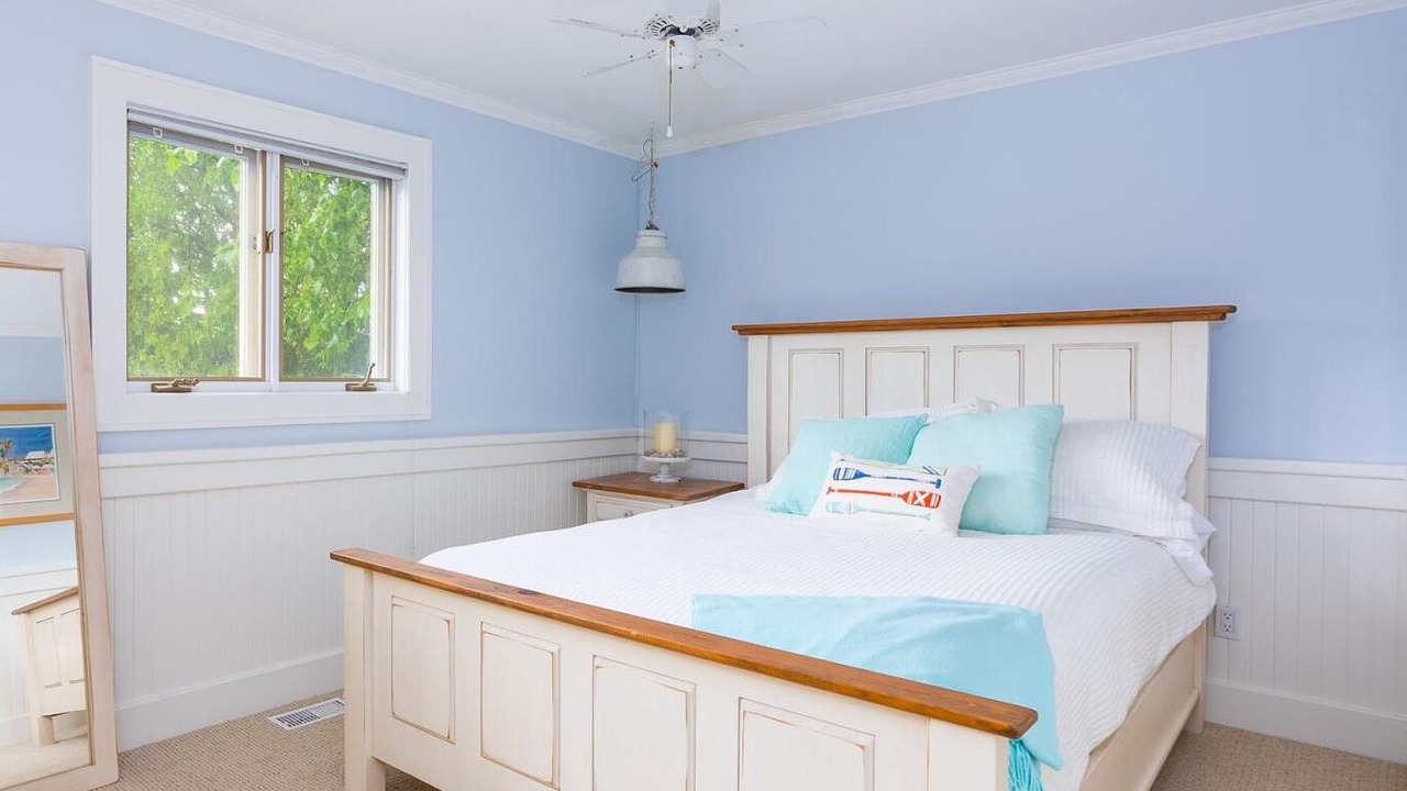 Photo of Bedroom in Muskoka Lakes