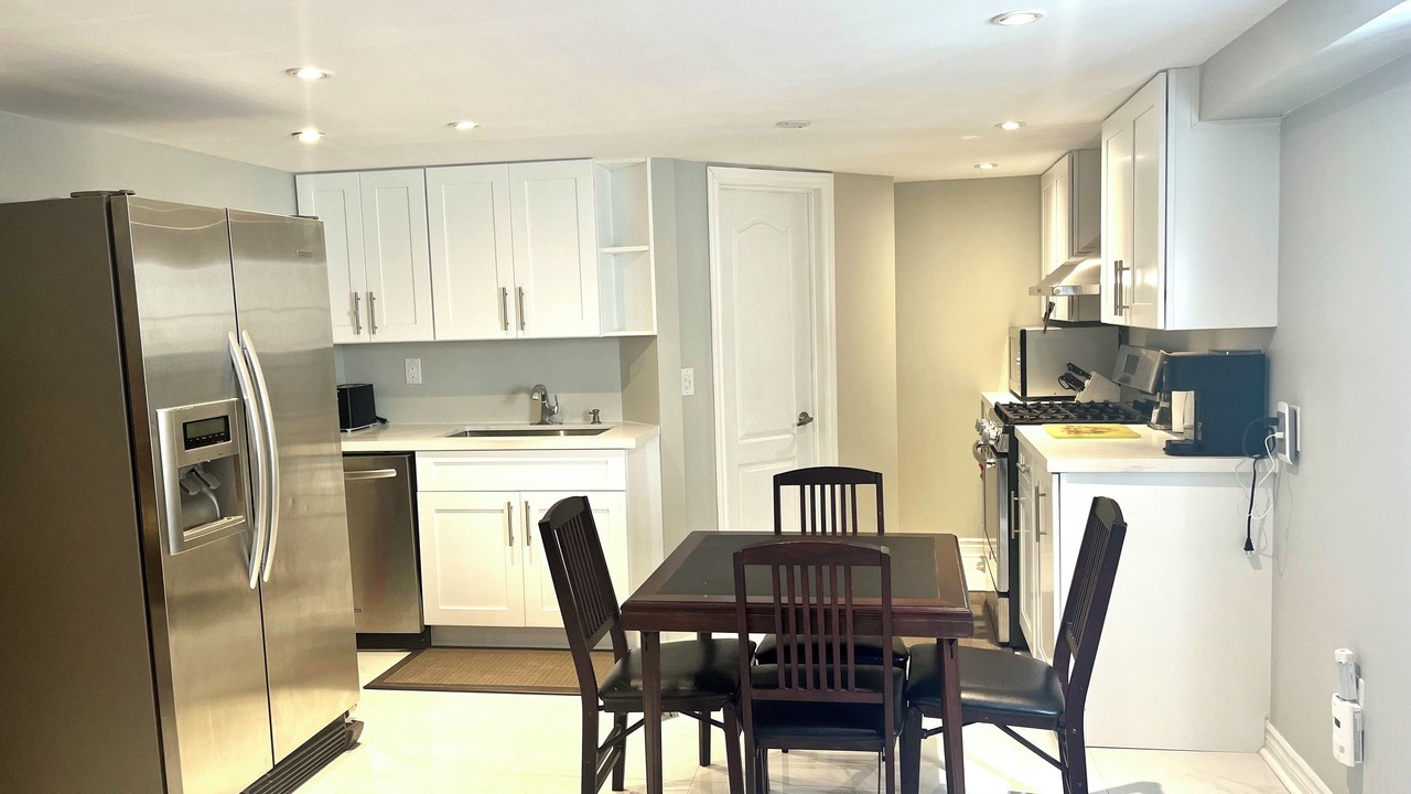 Photo of Kitchen in Central Erin Mills
