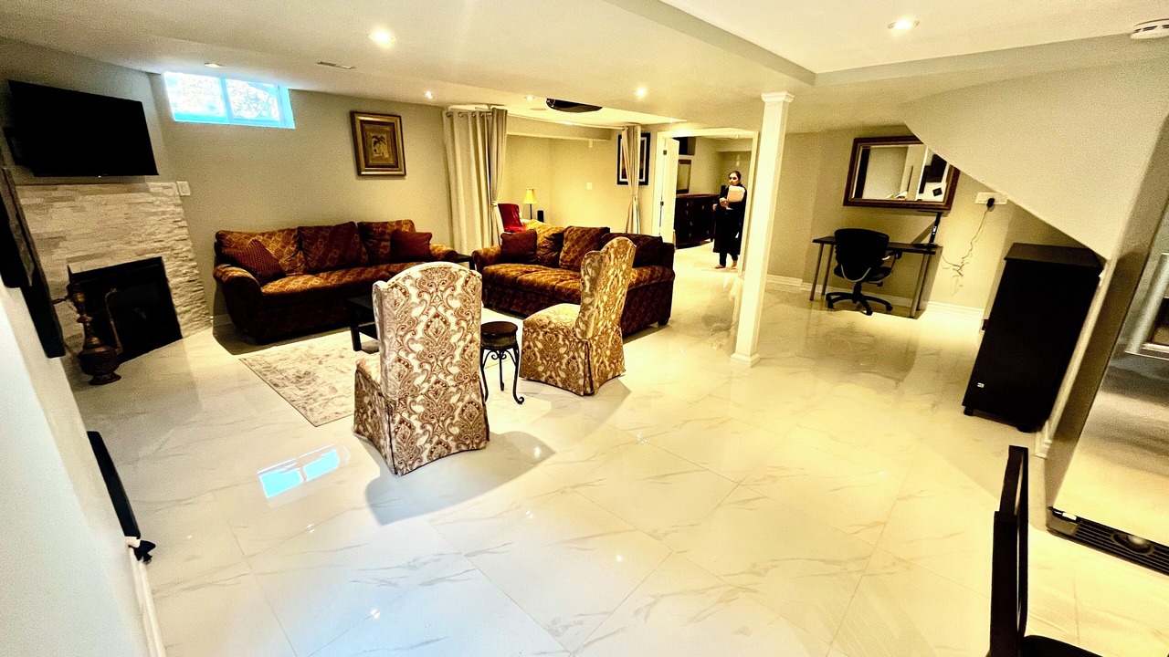 Photo of Livingroom in Central Erin Mills