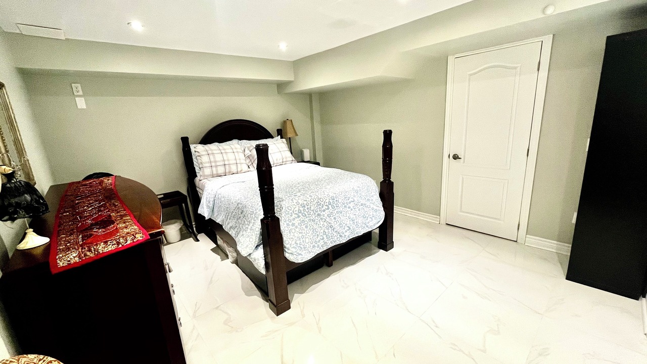 Photo of Bedroom in Central Erin Mills