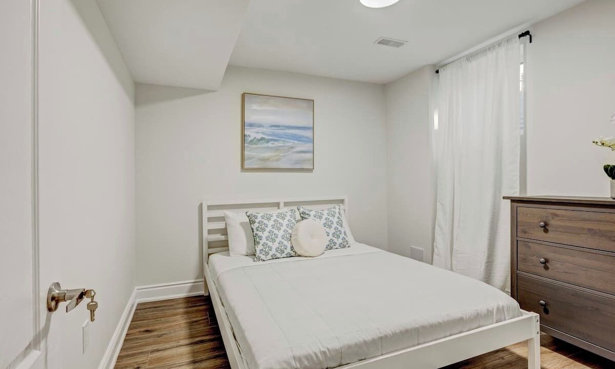 Photo of Bedroom in Central Erin Mills