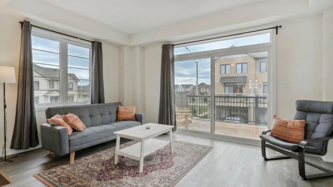 Photo of Livingroom in Thorold