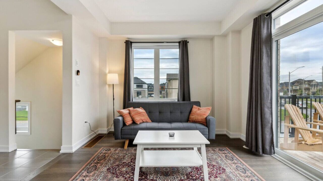 Photo of Livingroom in Thorold