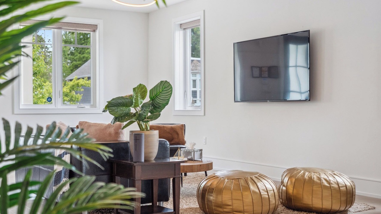 Photo of Livingroom in Port Dalhousie