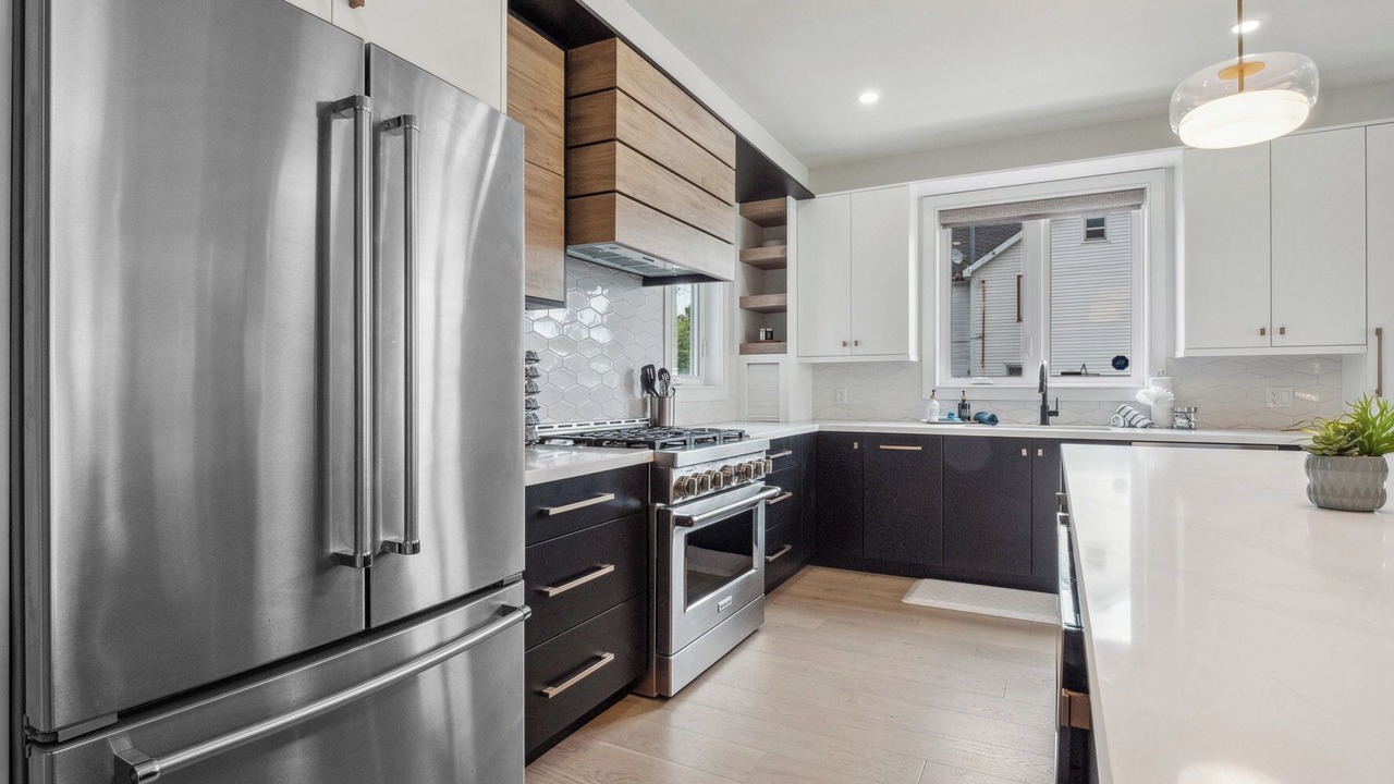 Photo of Kitchen in Port Dalhousie