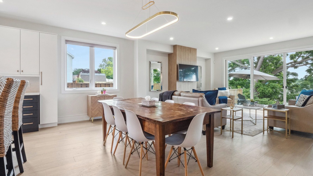 Photo of Livingroom in Port Dalhousie