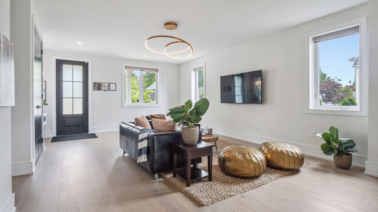 Photo of Livingroom in Port Dalhousie