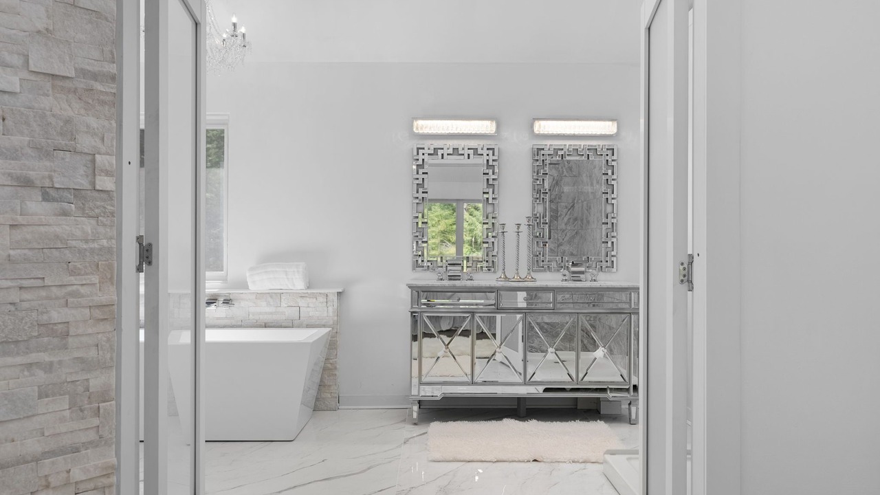 Photo of Bathroom in Machar