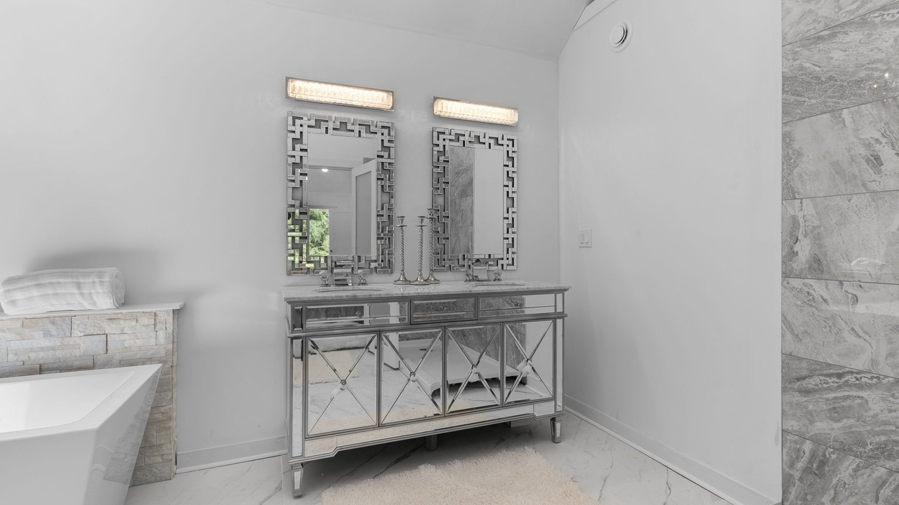 Photo of Bathroom in Machar