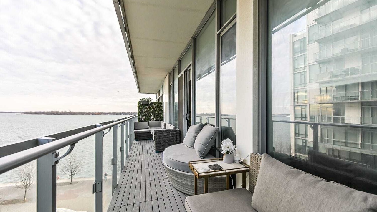Photo of Patio Balcony in Central Waterfront