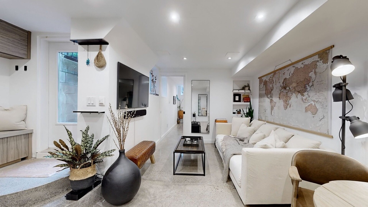 Photo of Livingroom in Brockton Village