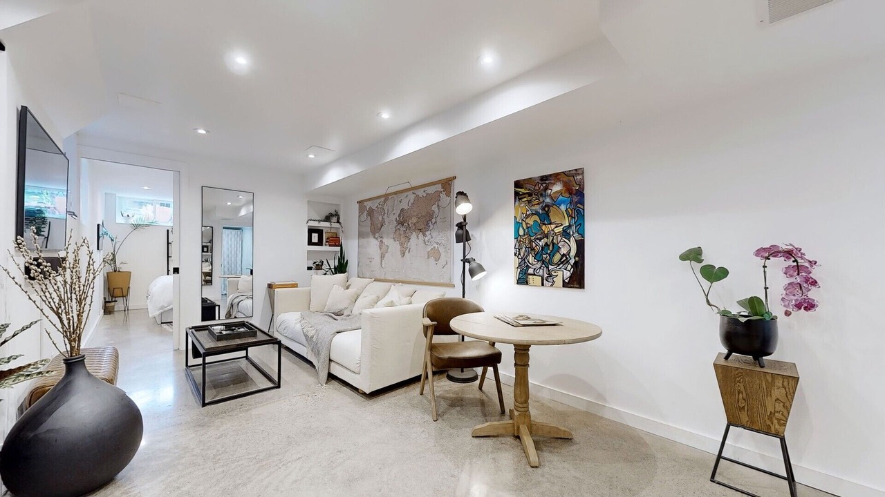 Photo of Livingroom in Brockton Village
