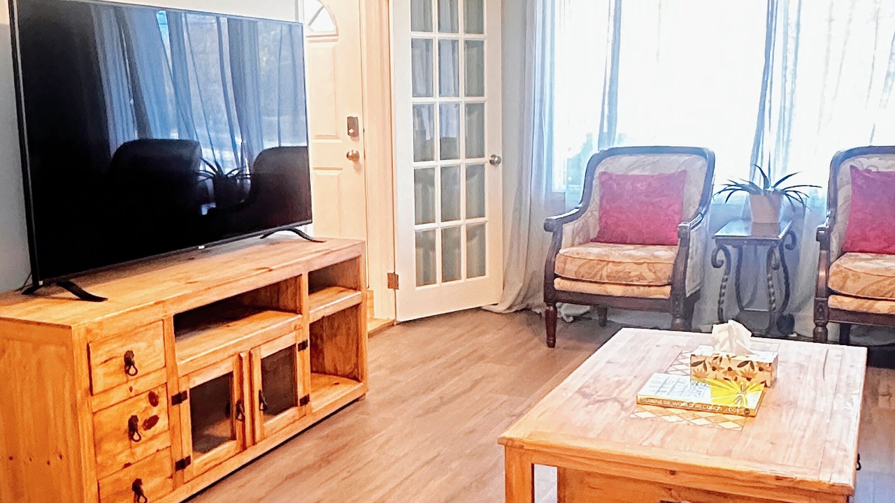 Photo of Livingroom in LaSalle