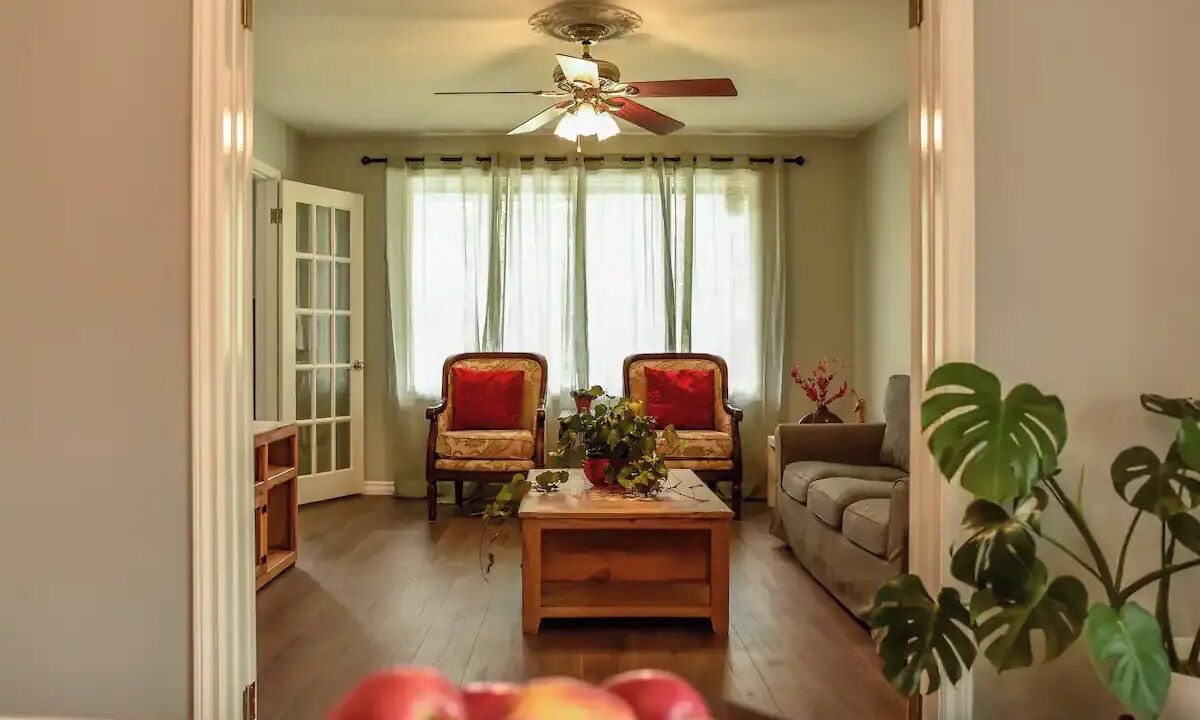 Photo of Livingroom in LaSalle