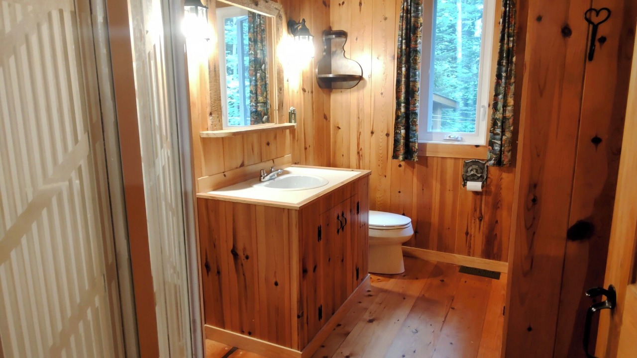 Photo of Bathroom in Aylen Lake