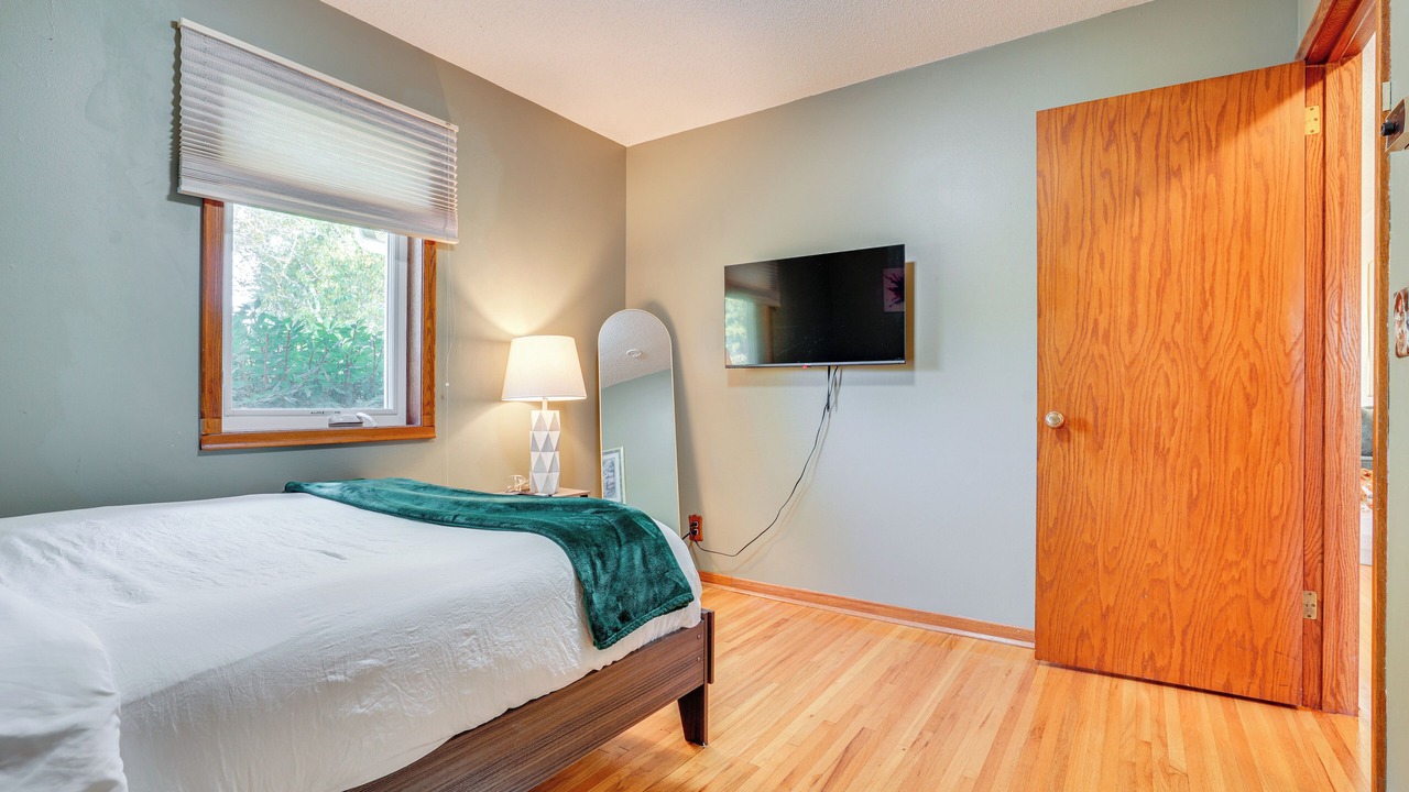 Photo of Bedroom in Cottage Grove