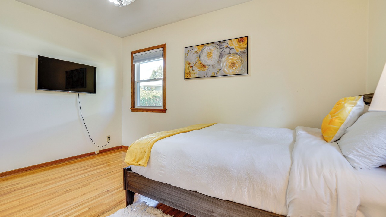 Photo of Bedroom in Cottage Grove
