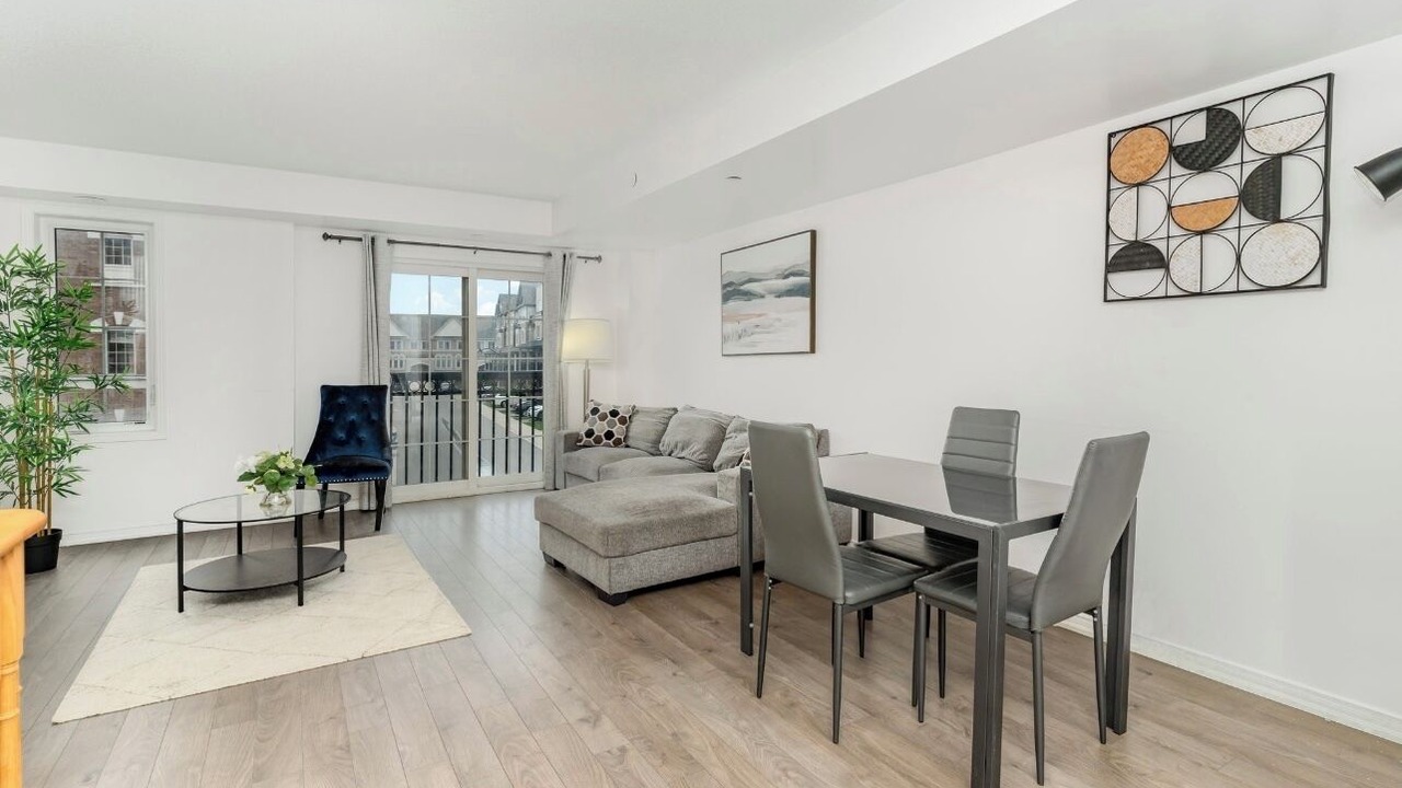 Photo of Livingroom in Durham Region