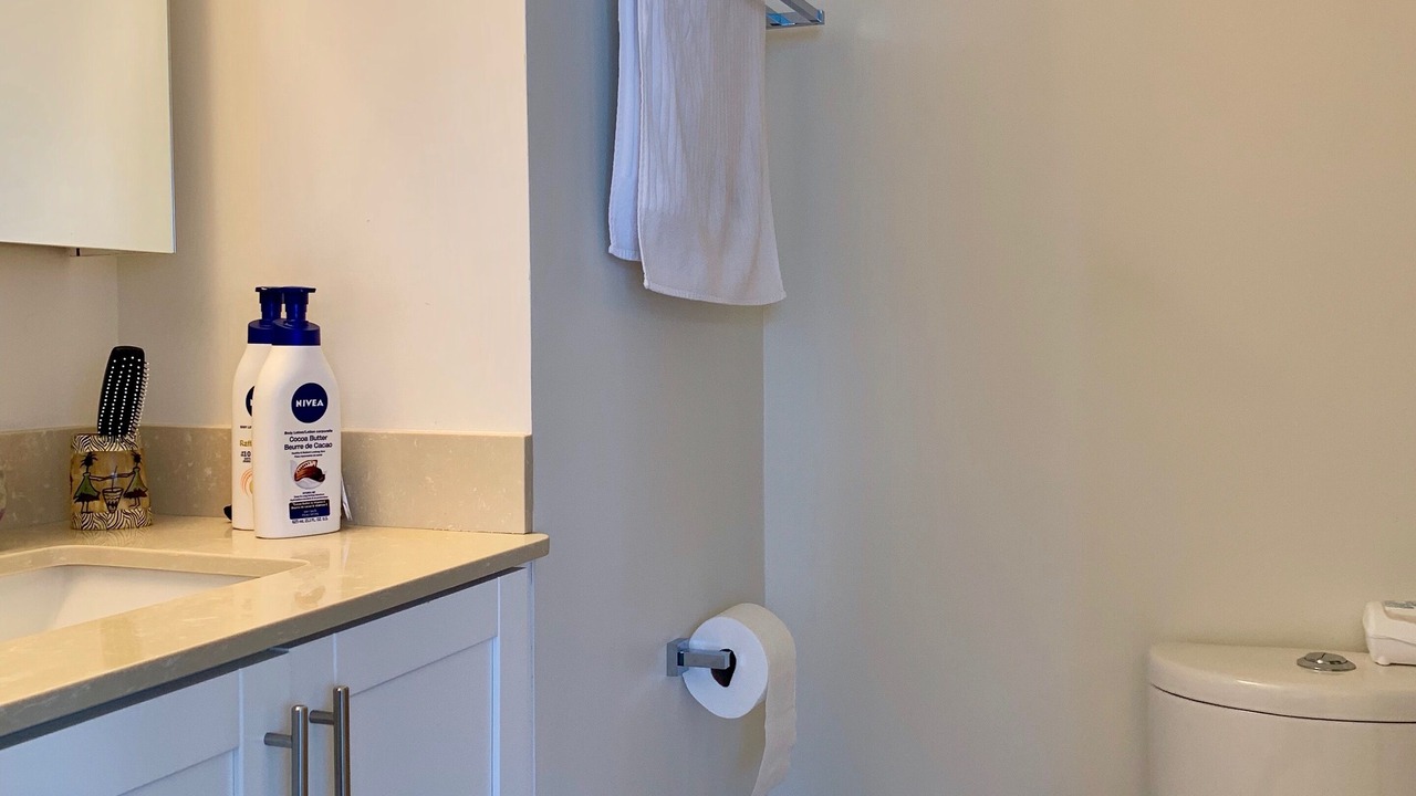 Photo of Bathroom in Bay Cloverhill