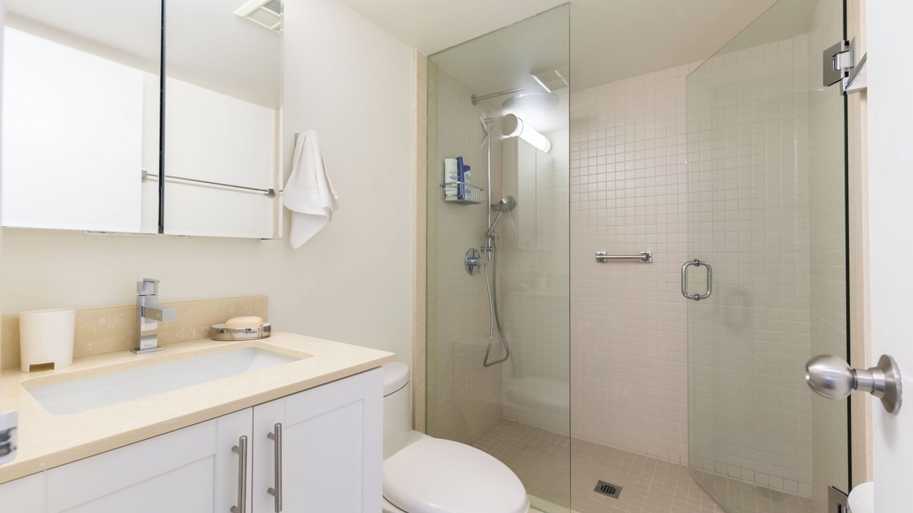 Photo of Bathroom in Bay Cloverhill