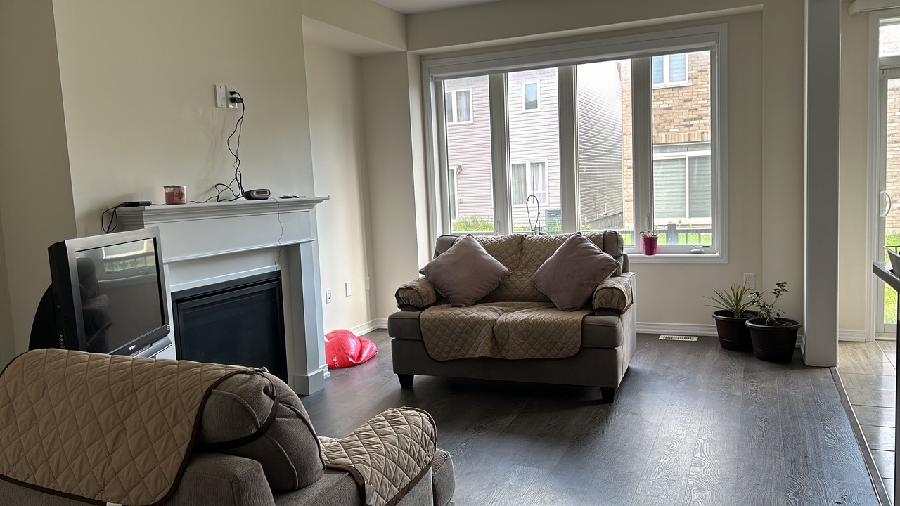 Photo of Livingroom in Thorold