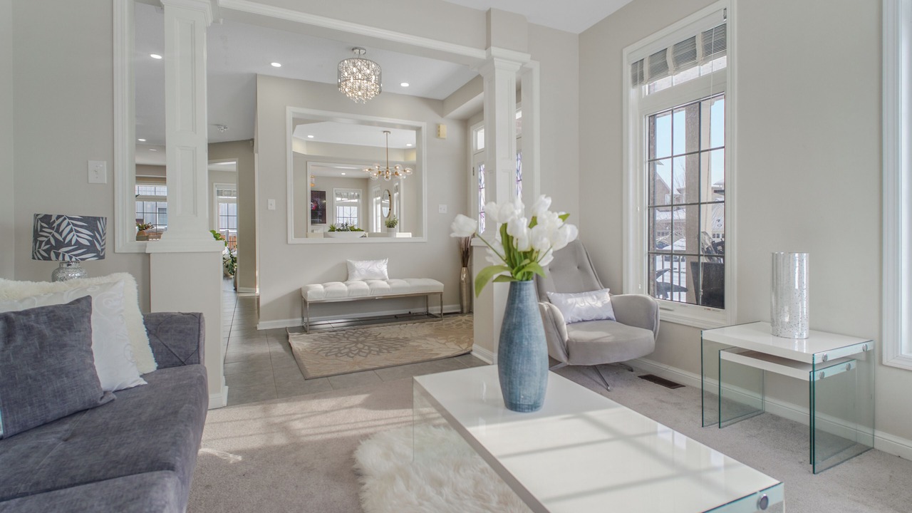 Photo of Livingroom in Bowmanville