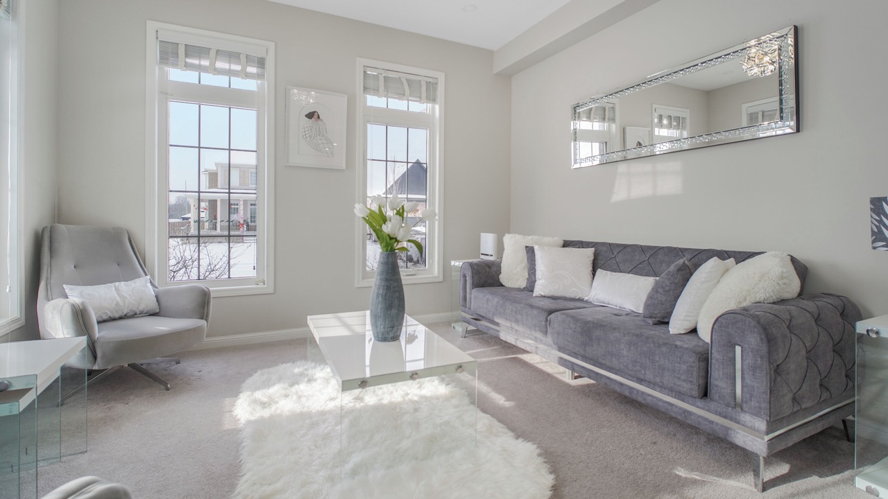 Photo of Livingroom in Bowmanville