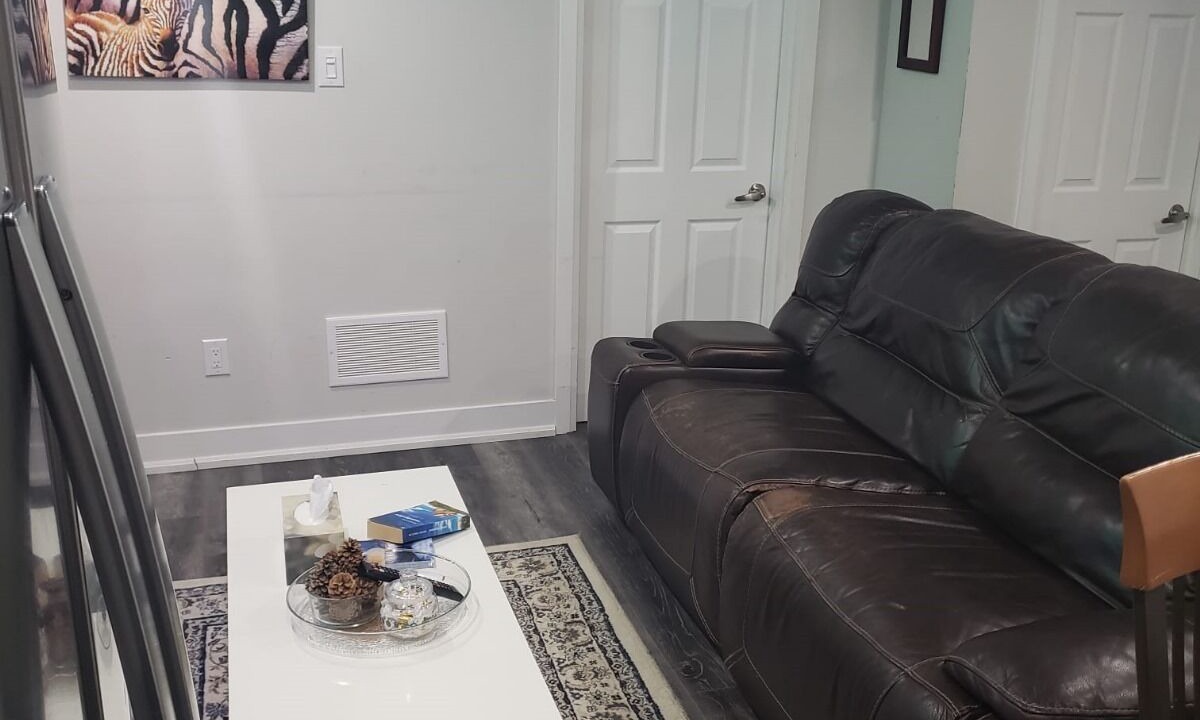 Photo of Livingroom in Halton Regional Municipality