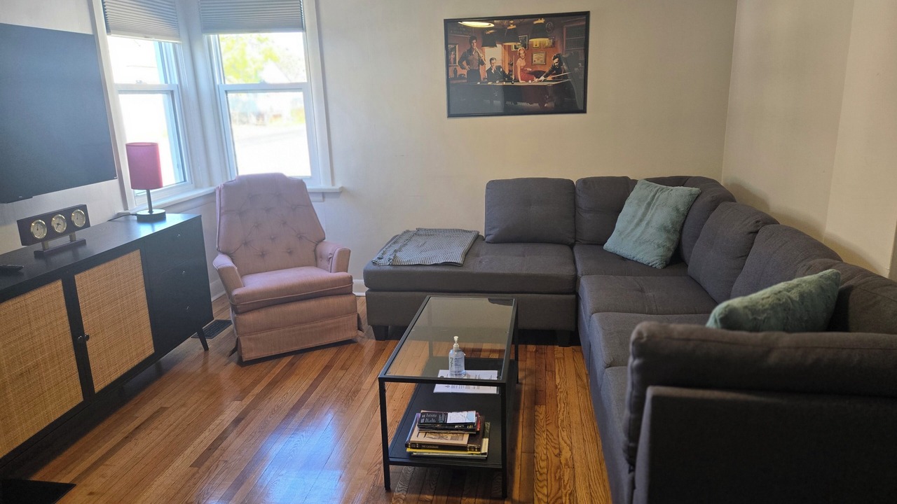 Photo of Livingroom in Rideau Heights