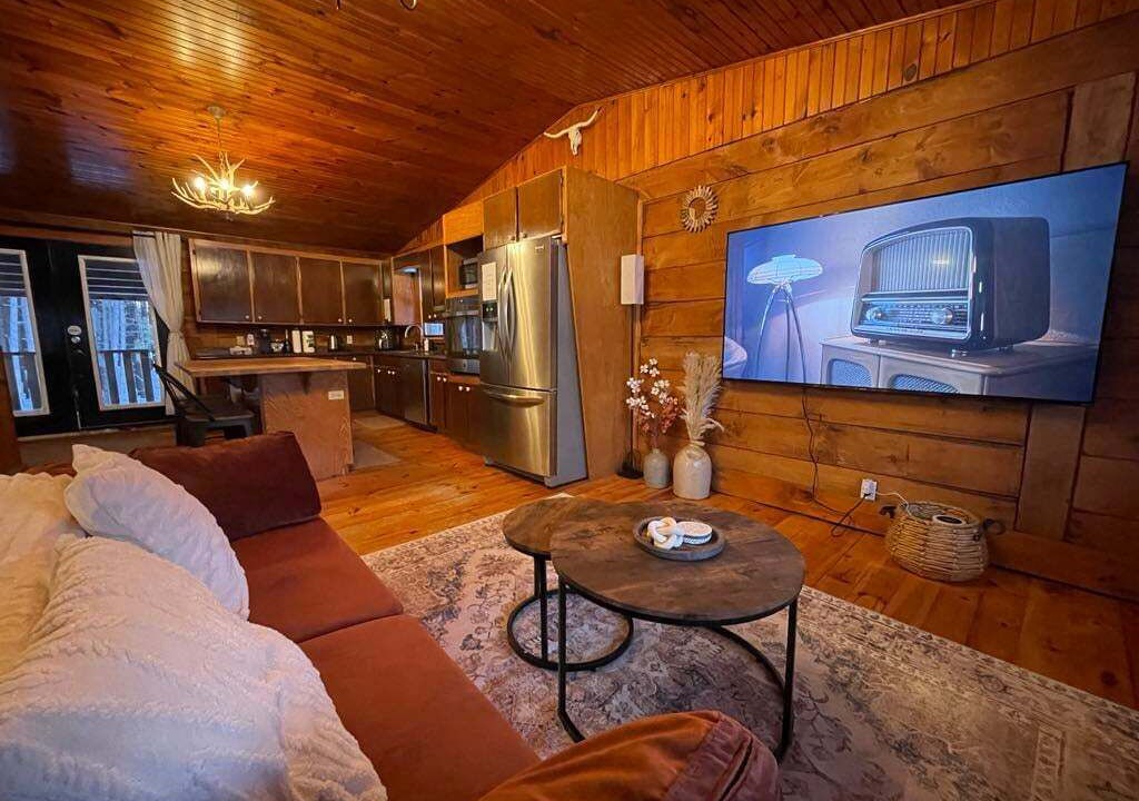 Photo of Livingroom in North Algona Wilberforce