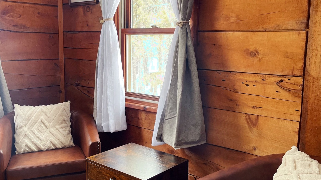 Photo of Livingroom in North Algona Wilberforce