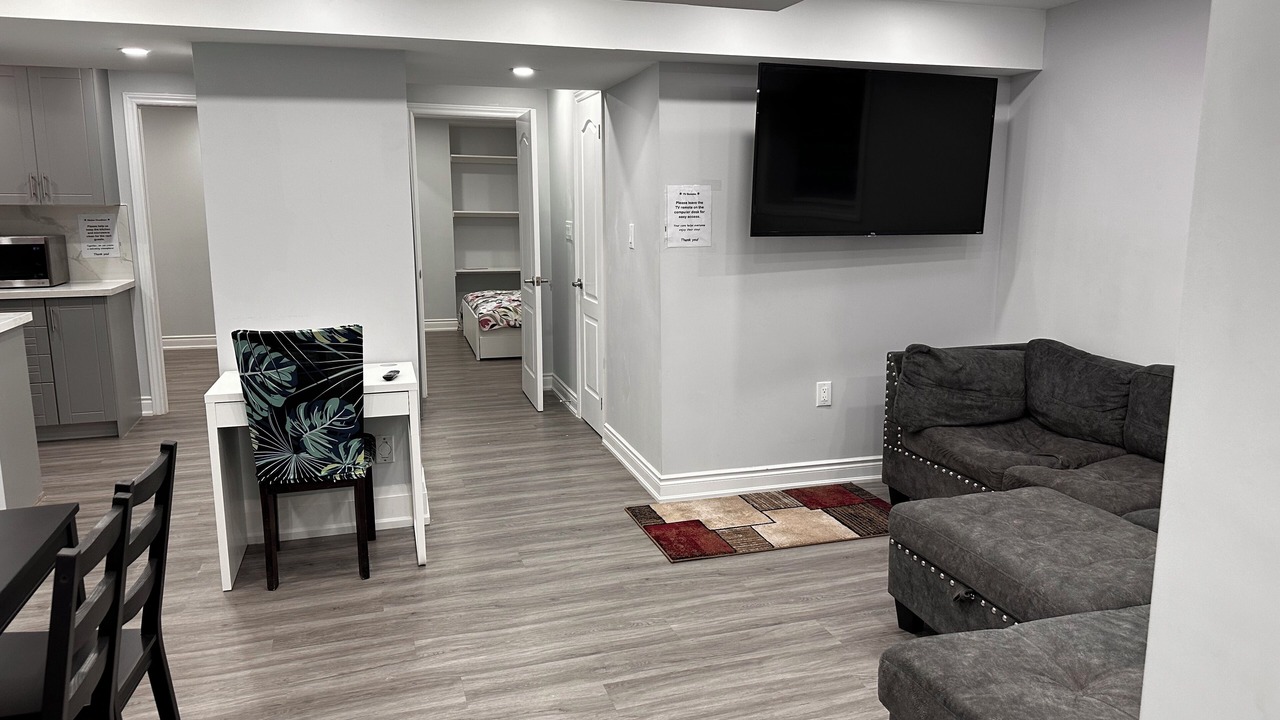 Photo of Livingroom in Churchill Meadows