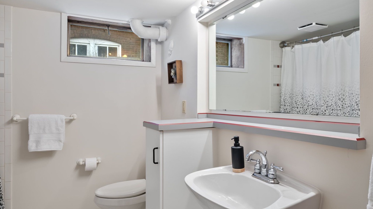 Photo of Bathroom in Summit - University