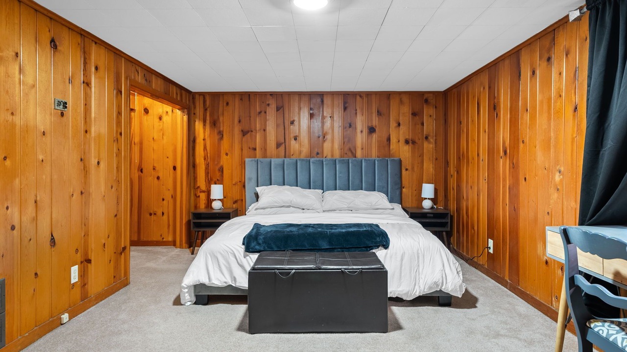 Photo of Bedroom in Summit - University