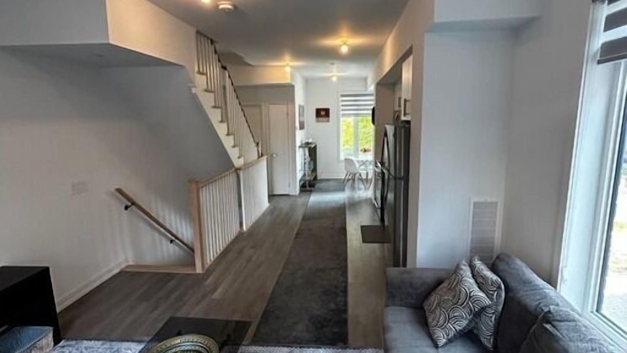 Photo of Livingroom in Victoria Village