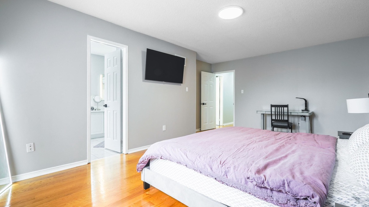 Photo of Bedroom in Thornhill
