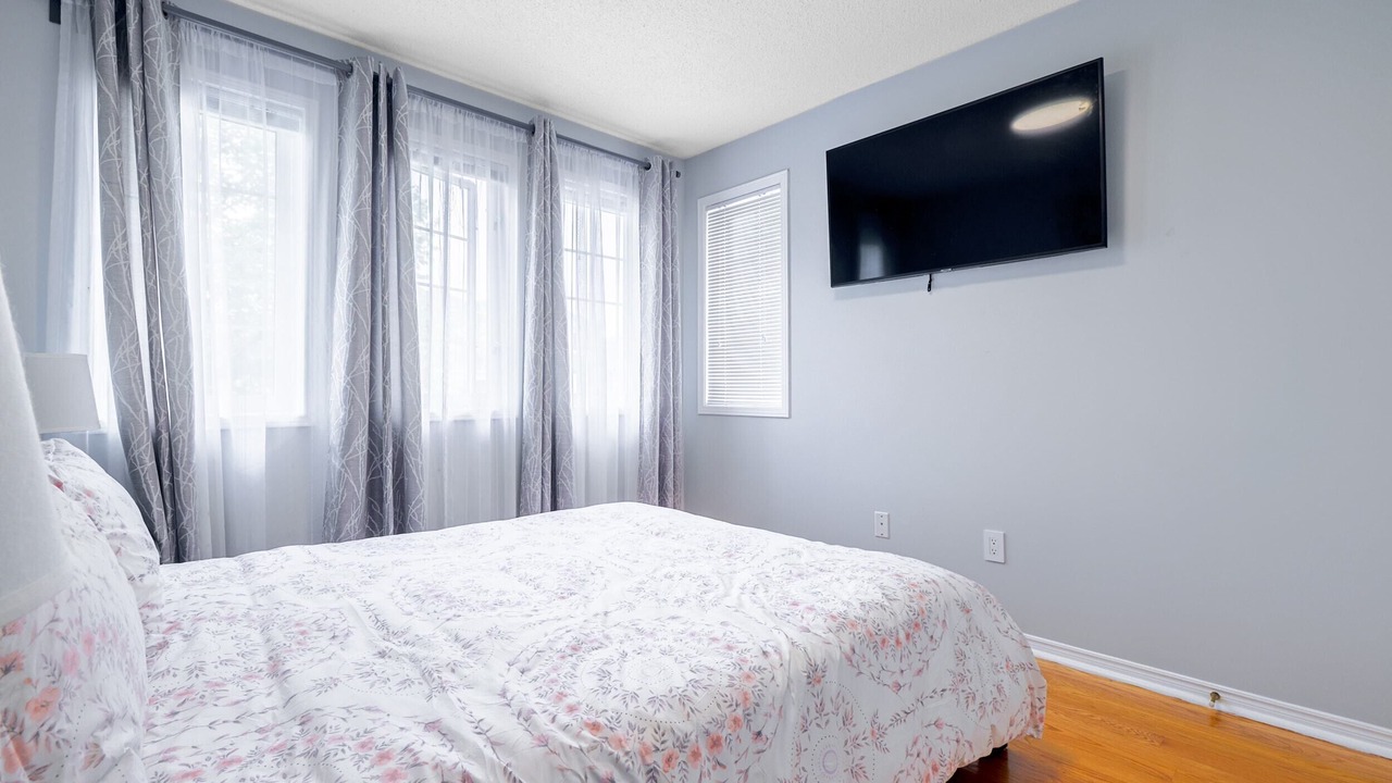 Photo of Bedroom in Thornhill