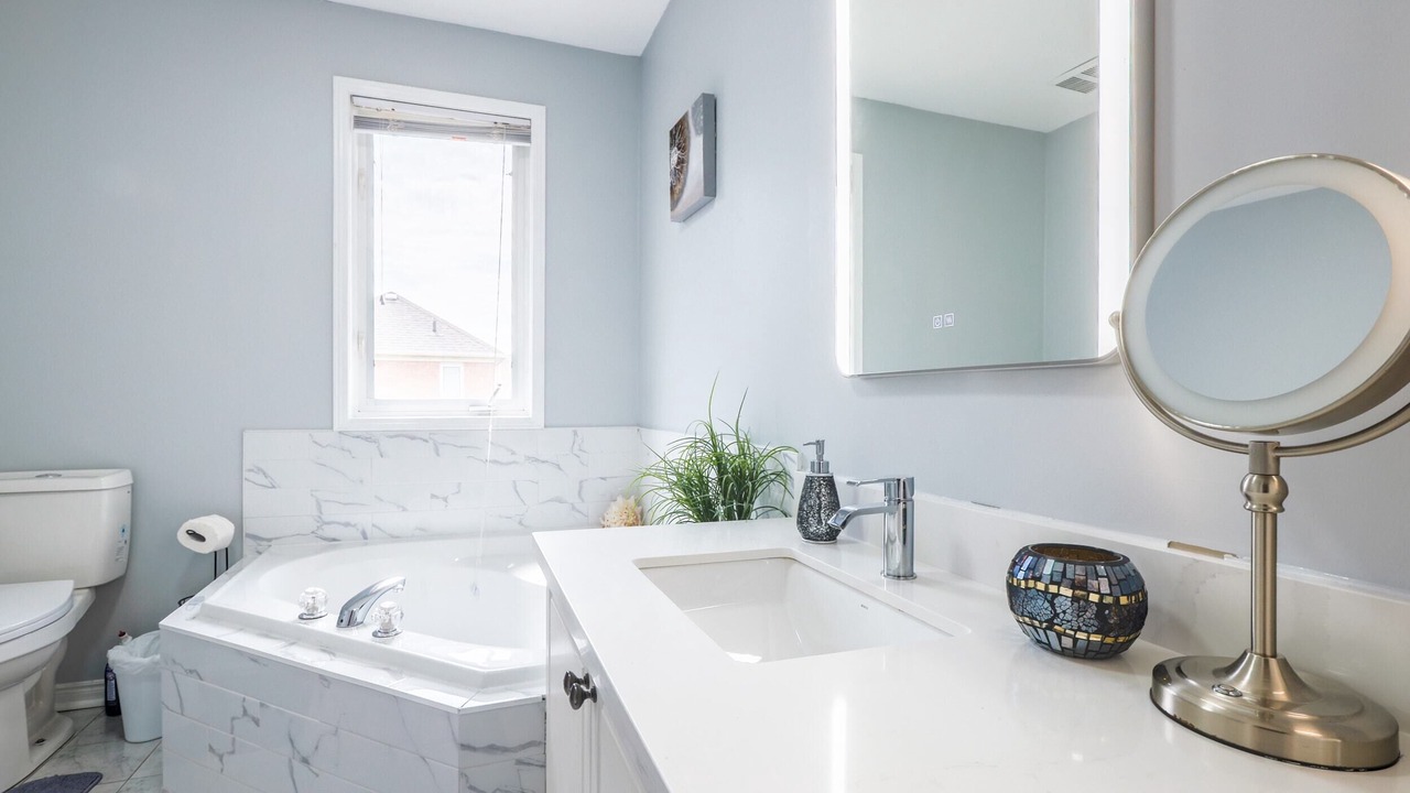 Photo of Bathroom in Thornhill