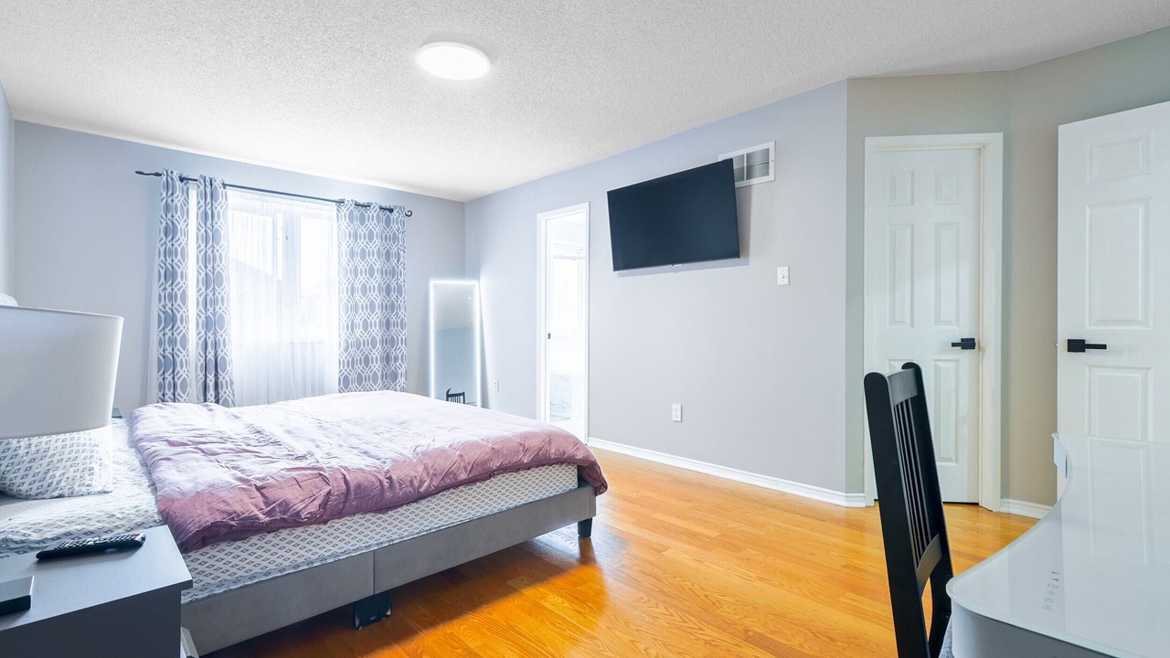Photo of Bedroom in Thornhill
