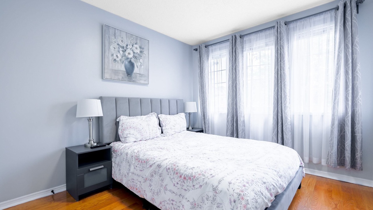 Photo of Bedroom in Thornhill