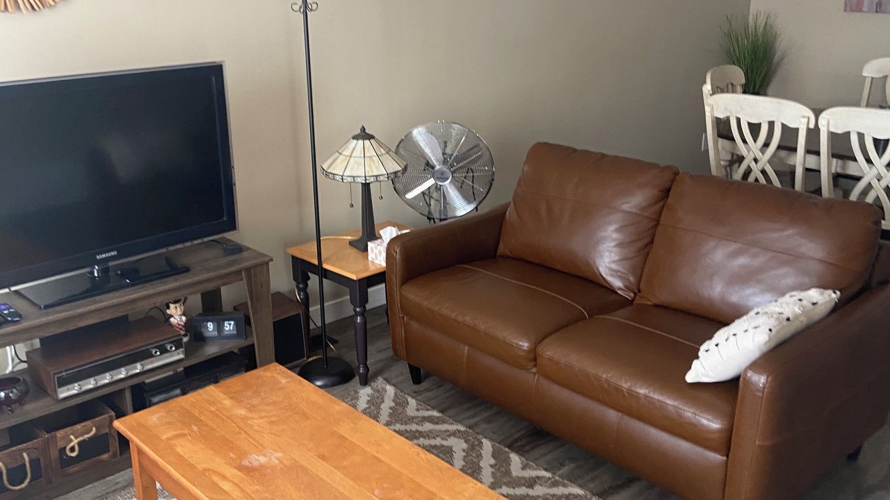 Photo of Livingroom in Sarnia